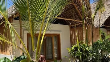 Deluxe Bungalow, Balcony, Pool View | Soundproofing, free WiFi