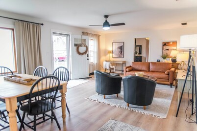 Charming 3-bedroom house with AC, WiFi in Bowen