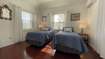 Strykjärn/strykbräda, gratis wi-fi och sängkläder