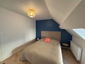 2 chambres, fer et planche à repasser, Wi-Fi, draps fournis