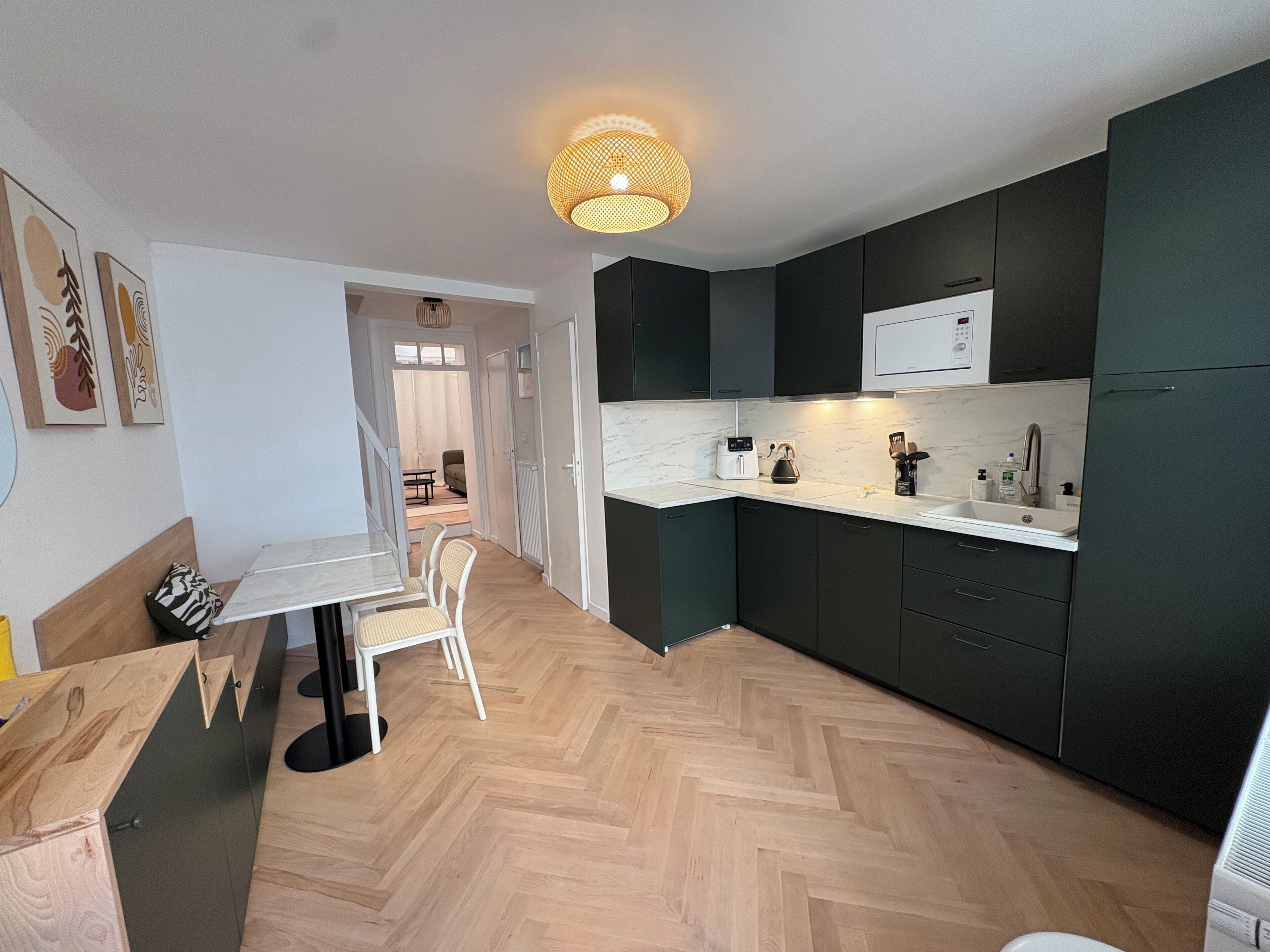 Micro-ondes, plaque de cuisson, lave-vaisselle