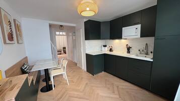 Micro-ondes, plaque de cuisson, lave-vaisselle
