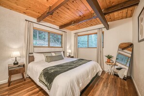 4 bedrooms, iron/ironing board, free WiFi, bed sheets