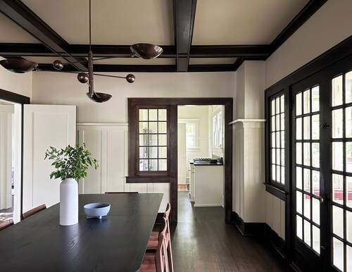 Historic 2-bedroom bungalow with AC, WiFi