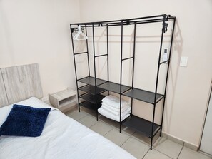 3 chambres, fer et planche à repasser, Wi-Fi gratuit, draps fournis