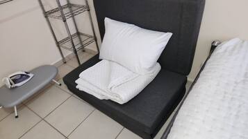 3 makuuhuonetta, silitysrauta/-lauta, ilmainen Wi-Fi, vuodevaatteet