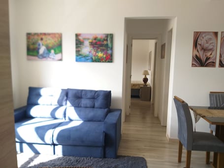 Smart TV. Brand new furnished apartment Gated community with lots of security and comfort
