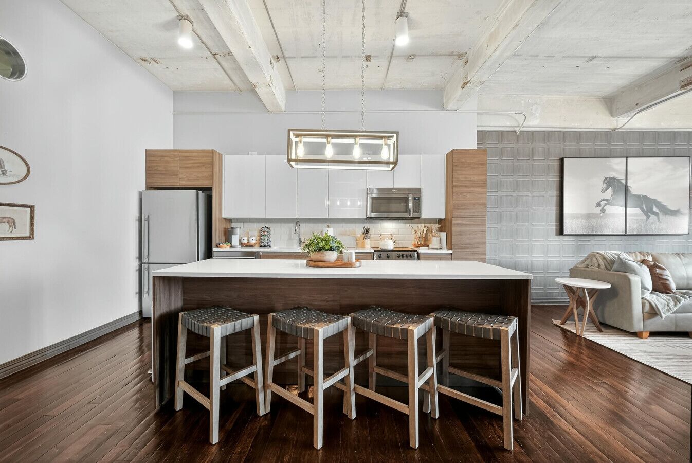 Refrigerador, microondas, horno y parrilla de estufa 