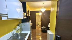 Unclassified image, 4 of 19, button - Sandali @ Air Residences Free Netflix w/ City View (Makati)