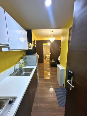 Microwave, stovetop, dishwasher