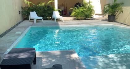 3 Floor House With private pool & 300 ft from beach access