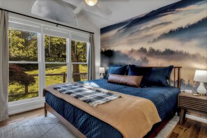 5 bedrooms, desk, iron/ironing board, travel crib