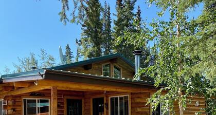 Burnt Paw House-Modern Comfort in the Last Frontier (For families or casual travelers)