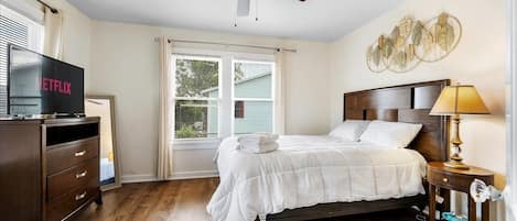3 bedrooms, iron/ironing board, WiFi, bed sheets