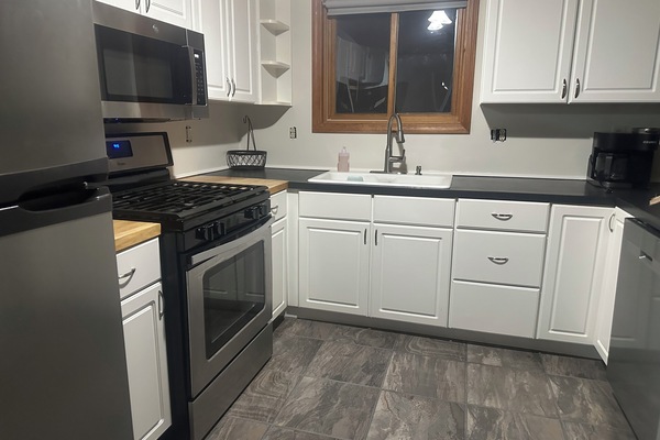 Frigorífic, microones, forn i placa de cuina