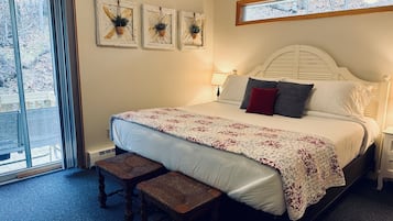 3 bedrooms, iron/ironing board, travel crib, free WiFi