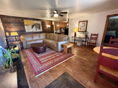 Pet-Friendly Mountain Condo Near Grand Targhee & Jackson Hole - Sleeps 9