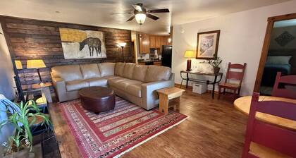Pet-Friendly Mountain Condo Near Grand Targhee & Jackson Hole - Sleeps 9