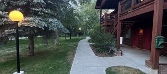 Pet-Friendly Mountain Condo Near Grand Targhee & Jackson Hole - Sleeps 9