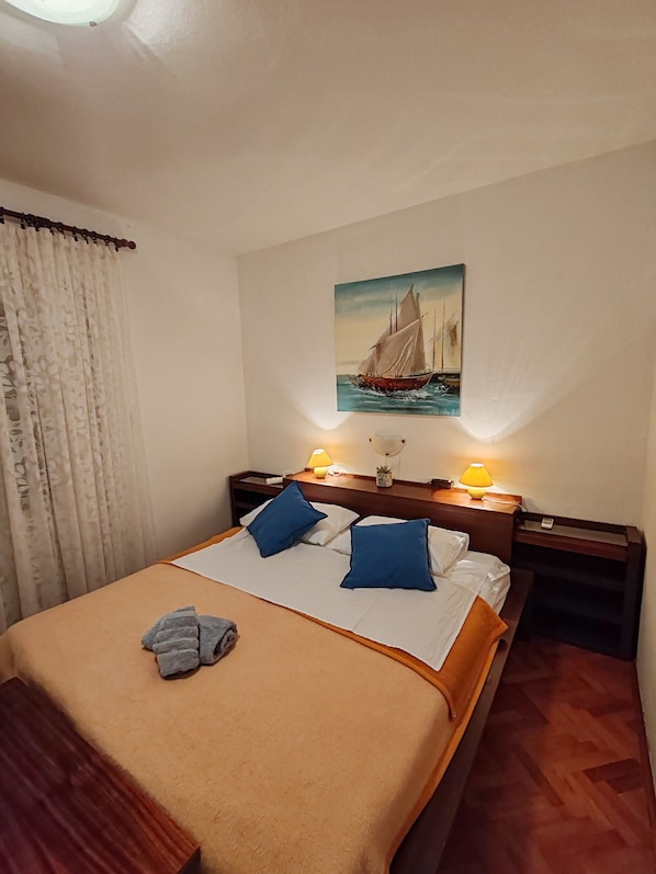 1 chambre, accès Internet, draps fournis
