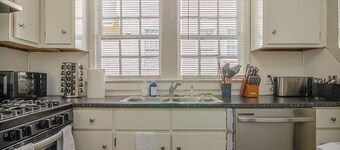 Lux Condo in Midtown