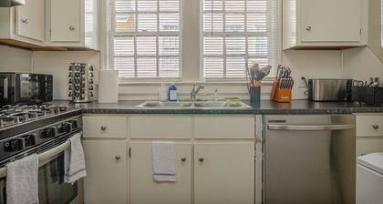 Lux Condo in Midtown