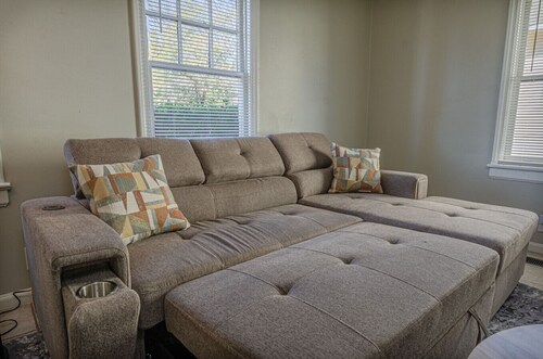 Lux Condo in Midtown