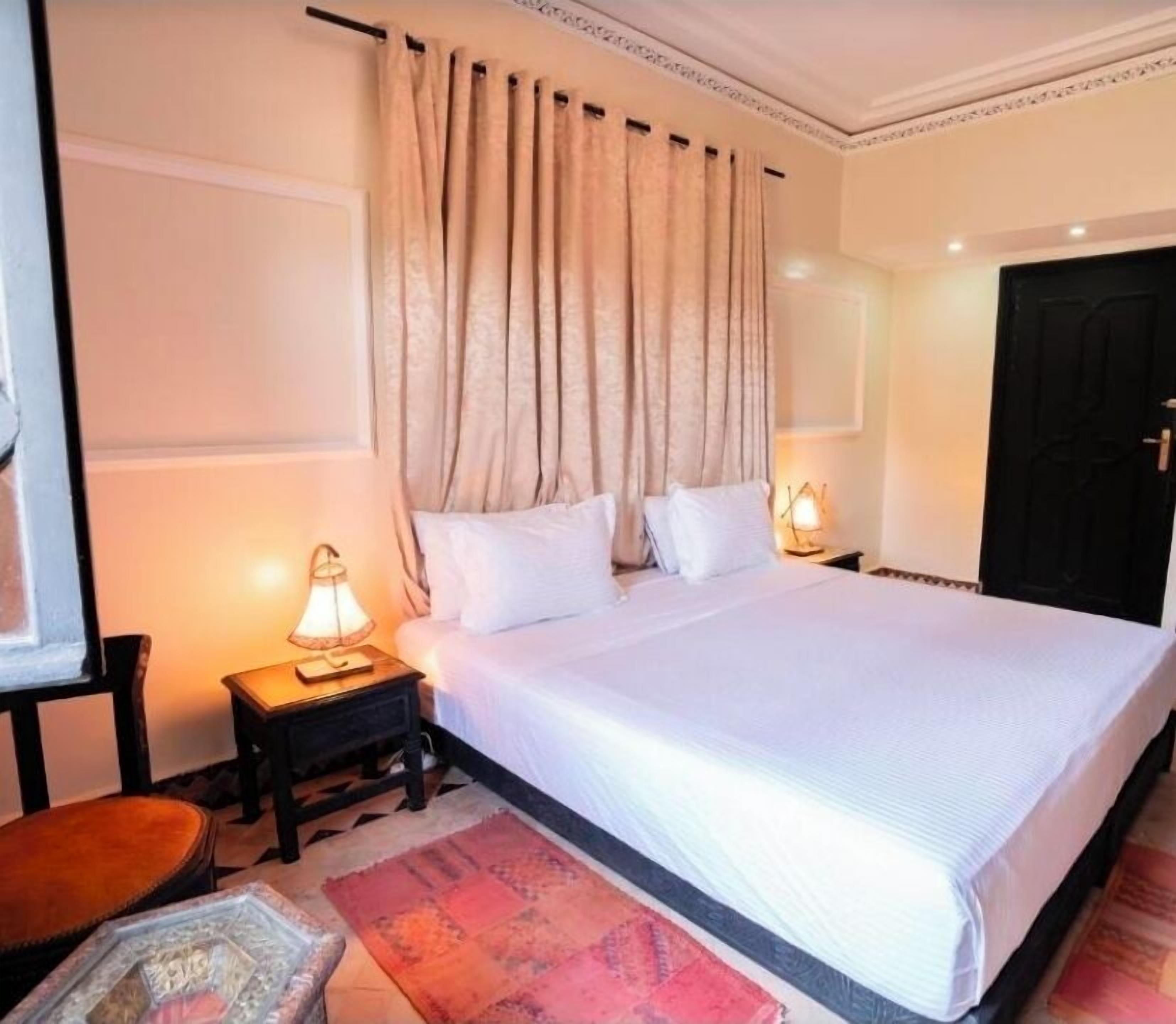 Coffres-forts dans les chambres, Wi-Fi gratuit