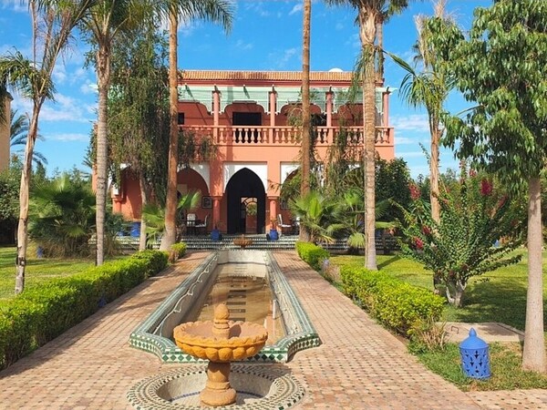 فيلا مراكشية – قصر ضيافة وسبا - المغرب