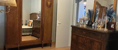 5 makuuhuonetta, silitysrauta/-lauta, vauvan matkasänky, ilmainen Wi-Fi