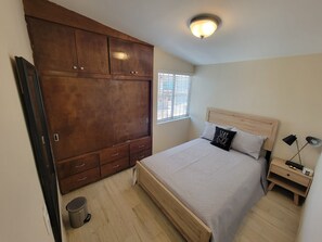 2 bedrooms, bed sheets