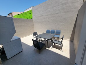 Outdoor dining - Punta Playa 2 bedroom house near the beach with carport (Ensenada)