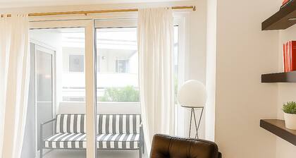 Hollywood Hills Apartment for rent