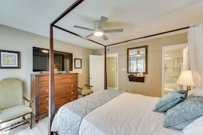 2 bedrooms, desk, iron/ironing board, travel cot