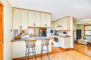 Fridge, microwave, stovetop, dishwasher - 6 Mi to Beach: Family Home in Little Compton! (Little Compton)