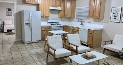 La Casita Española-Charming 2-bedroom house in brilliant Ventura