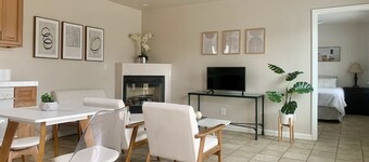 La Casita Española-Charming 2-bedroom house in brilliant Ventura 