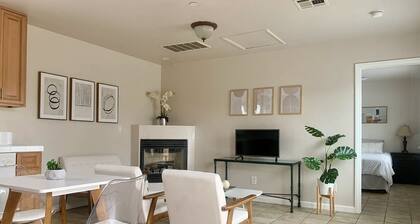 La Casita Española-Charming 2-bedroom house in brilliant Ventura