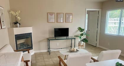 Charming 2-bedroom house in brilliant Ventura with WiFi