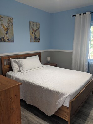 2 bedrooms, iron/ironing board, free WiFi, bed sheets