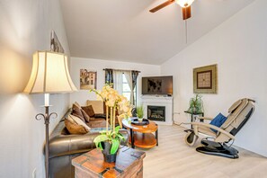 TV, fireplace - 8 Mi Beach: Beautiful Oasis w/ Saltwater Pool (Port Charlotte)