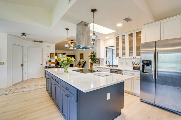 冰箱、微波炉、炉灶、洗碗机