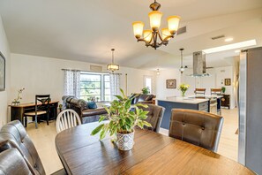 Interior - 8 Mi Beach: Beautiful Oasis w/ Saltwater Pool (Port Charlotte)