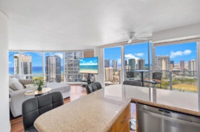 Beach, City lights and Mountain Views 180 degrees view & centrally located
