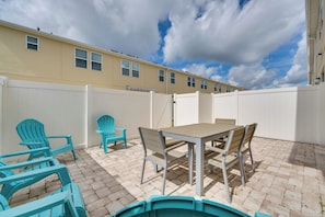 Outdoor dining - 4 Mi to WDW: Sleek Townhome w/ Community Pool! (Kissimmee)