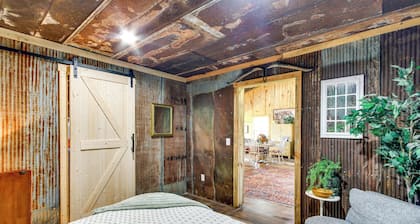 Rustic Getaway w/ Shared Pool in Kinston!