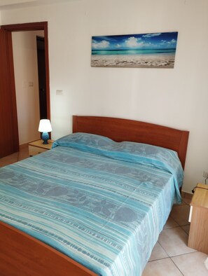 1 bedroom, bed sheets