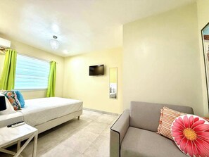 1 habitación, tabla de planchar con plancha y wifi