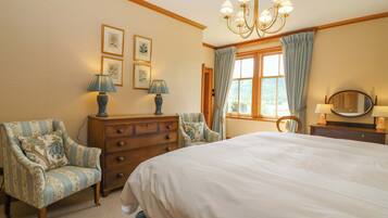 4 bedrooms, individually decorated, individually furnished, free WiFi