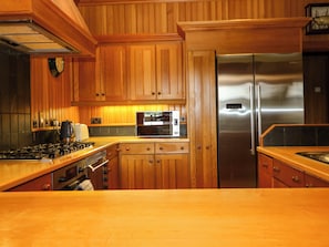 Dishwasher, cookware/dishes/utensils - Creag Bhalg (Ballater)